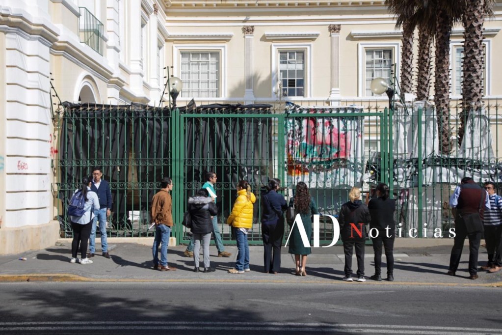 Rectoría UAEMéx tomado por paristas