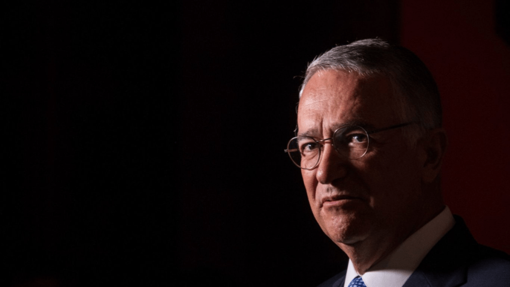 salinas pliego huixquilucan