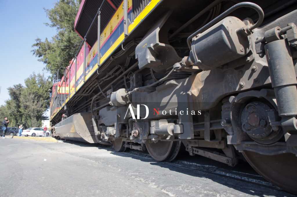 se-descarrila-tren-en-paseo-tollocan