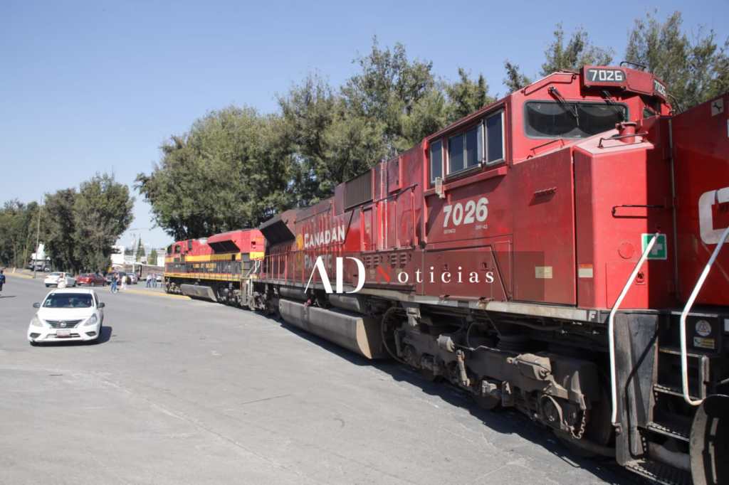 se-descarrila-tren-en-paseo-tollocan