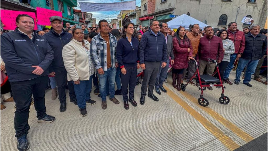 La obra contempla 266 metros lineales y 2,775.70 metros cuadrados de concreto hidráulico de 20 centímetros de espesor