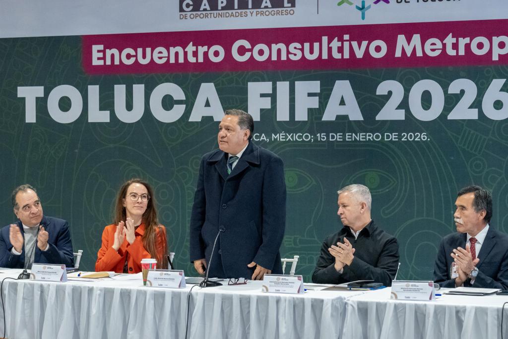 Meeting for the 2026 FIFA World Cup in Toluca, Mexico, with officials at a table discussing plans.