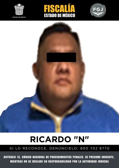 Imagen de una persona con una camiseta azul y fondo difuminado, con el texto de alerta sobre su identidad y un número para denuncias.