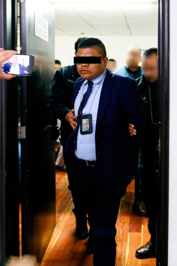 detienen a tres funcionarios de seguridad edomex