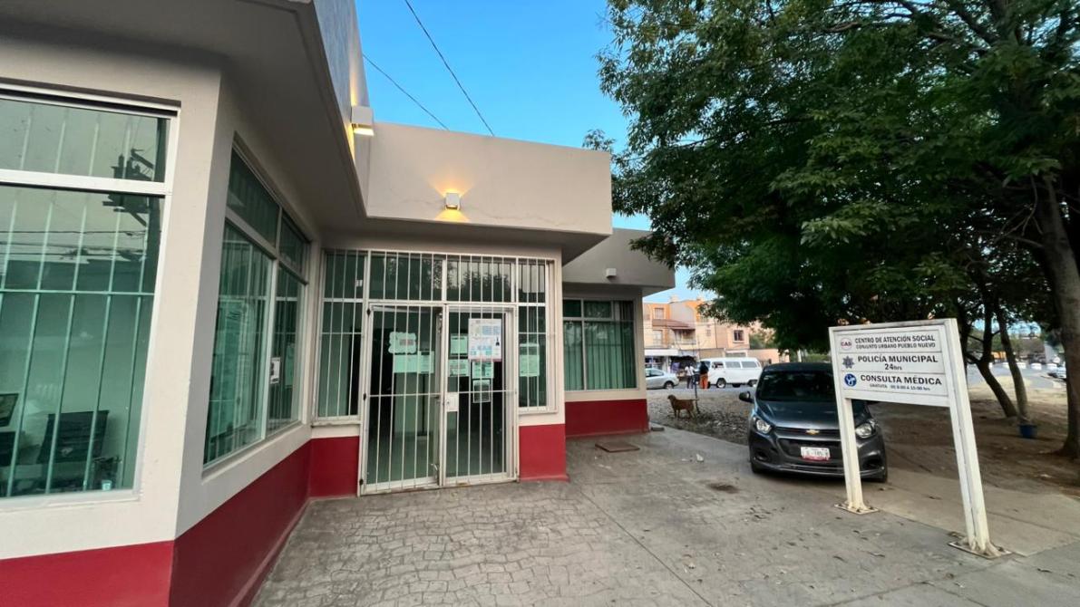 Front view of a social assistance robos en chalco