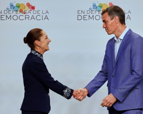 Claudia Sheinbaum participa en cumbre progresista en Barcelona junto a líderes internacionales
