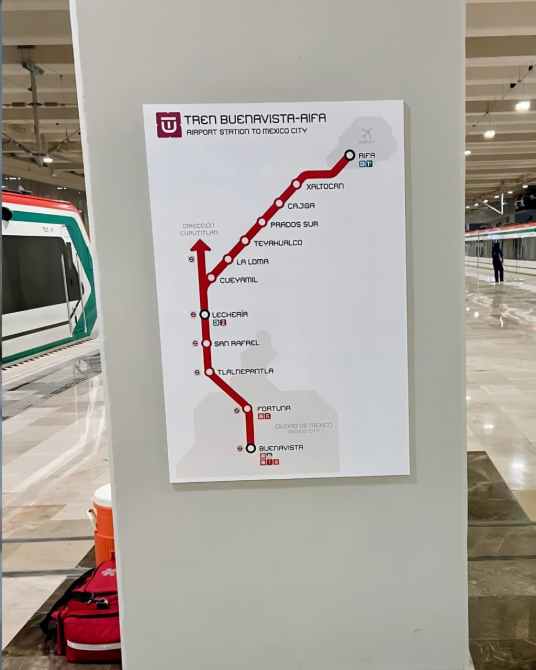 Mapa de la estación del Tren Buenavista-AIFA con información sobre las paradas hacia la Ciudad de México.